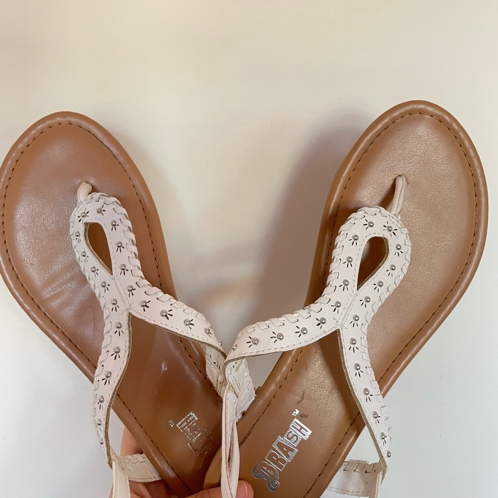 Brash brand thong flats. White and tan colored. Super comfy !!